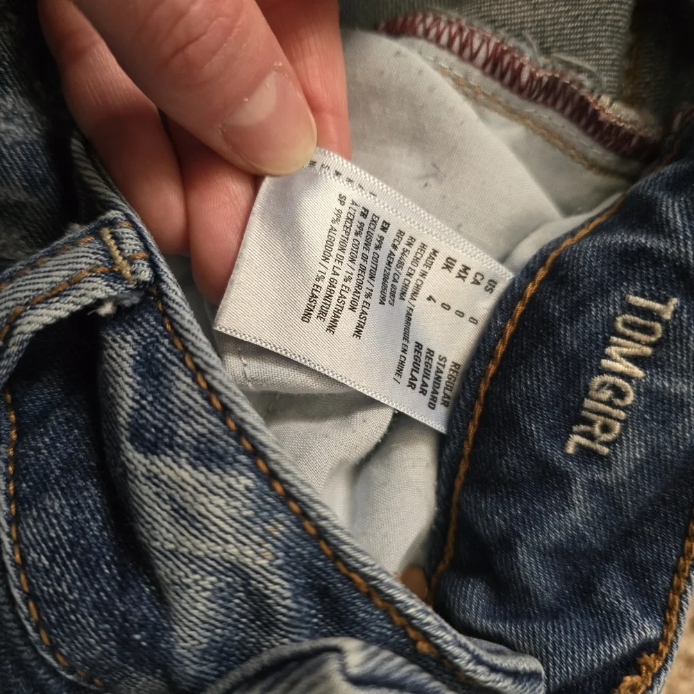 American Eagle Distressed Tomgirl Jeans - Picture 6 of 13